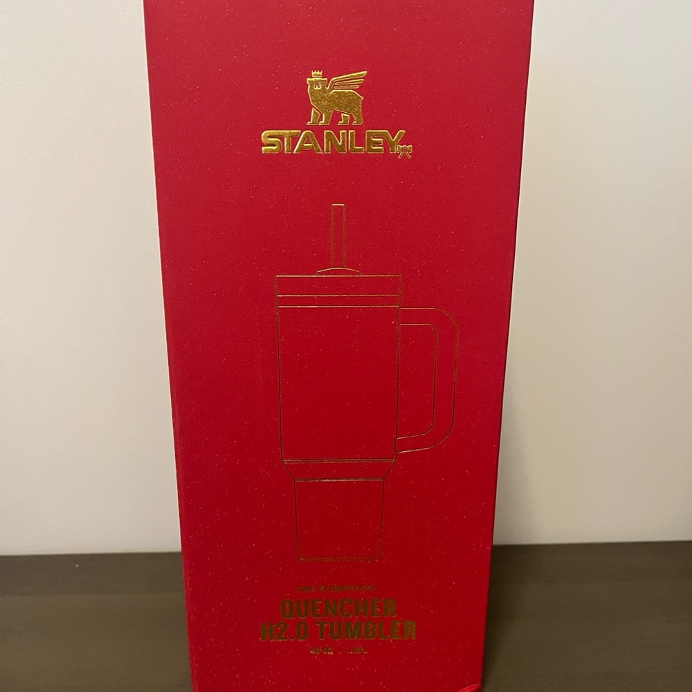 BRAND NEW Stanley 40oz The Scarlet Tinsel Quencher